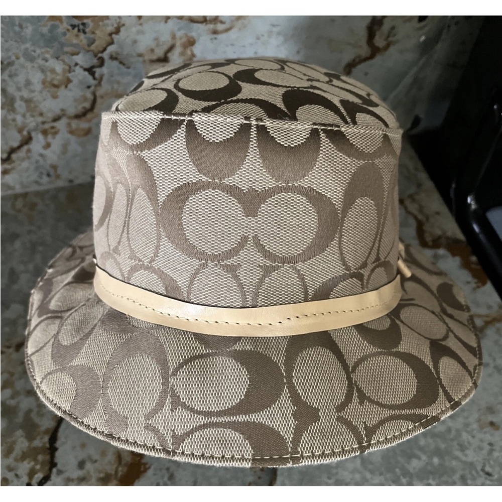 Signature Patterned Bucket Hat - Picture 4 of 12